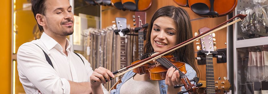Jeune fille qui joue du violon