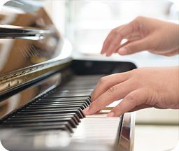 Choisir entre un piano acoustique et un piano numérique